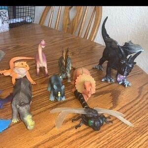 Huge Lot of dinosaurs and jungle animals